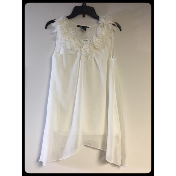 Beautiful White/Ivory Flowy Blouse - Picture 1 of 2